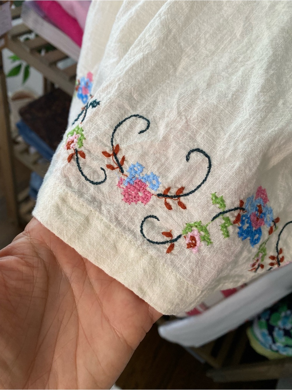 JENNIFER & GRACE Ecru Embroidered Ruffle Sleeve Cotton Top! 🐚 - Picture 13 of 16